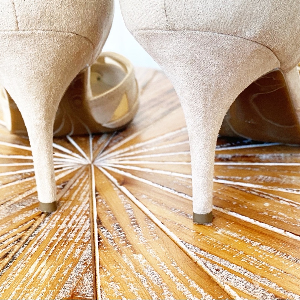 Used Marc Fisher Cream Suede Kitten Heel Pumps in Size 10 - Picture 5 of 9